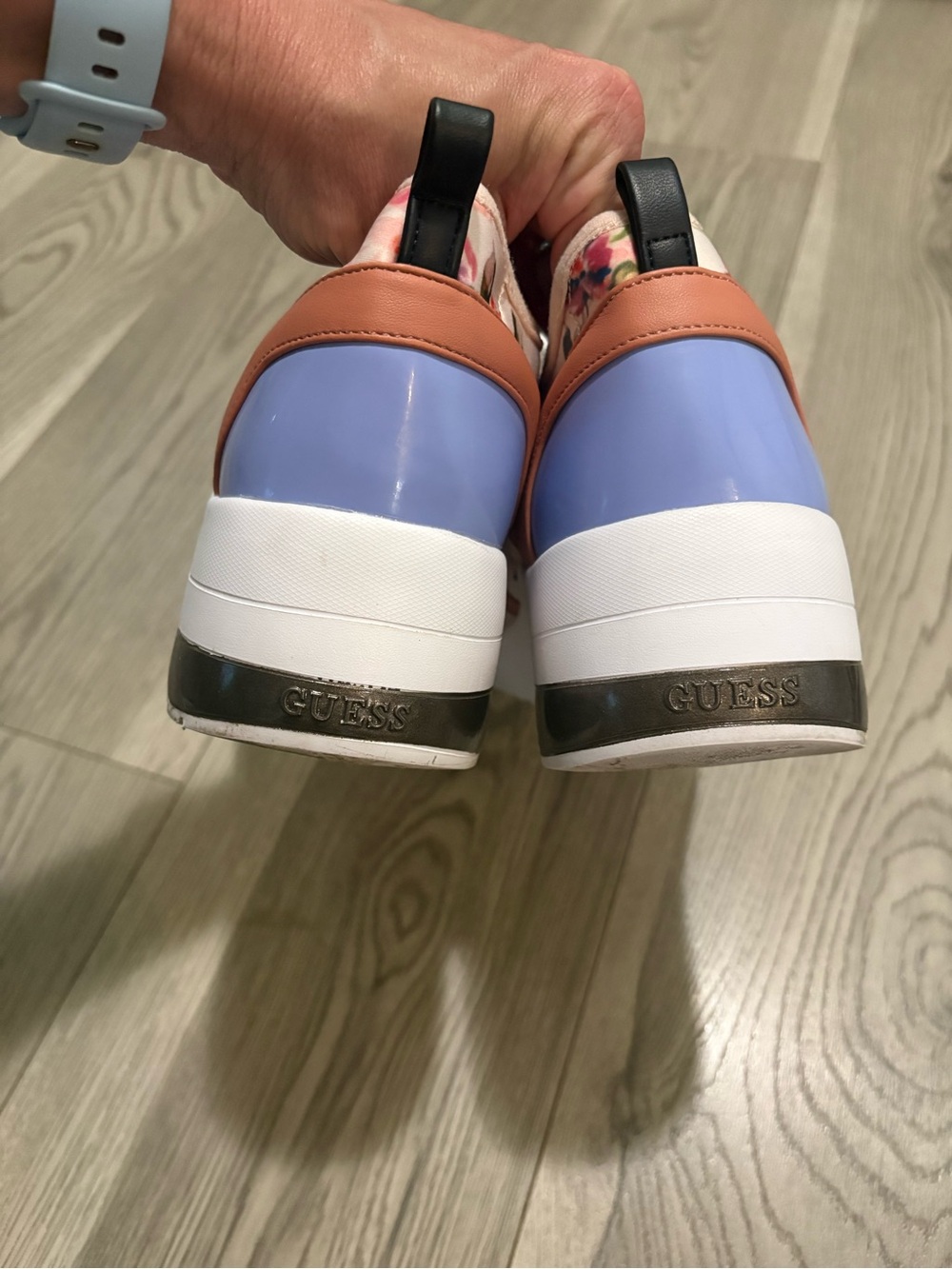 Guess Floral Sneakers Size 9 - Picture 5 of 7